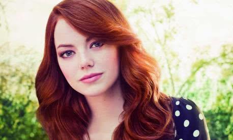 好莱坞女星现身车展？车模神似“石头姐”，英菲尼迪要起飞了