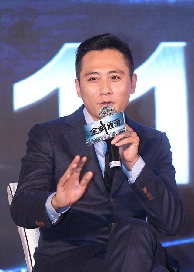 从“破烂章”到“国际章”——章子怡情史路之风情万种