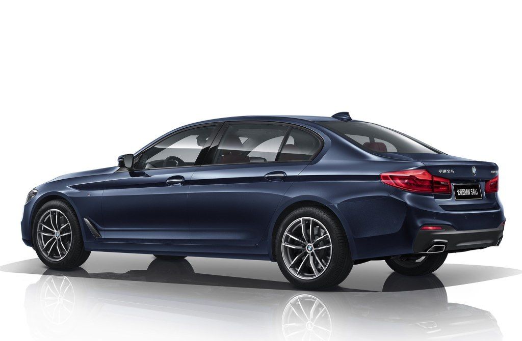 想知道“中大型三厢车“最近有什么新消息么，都在这里了