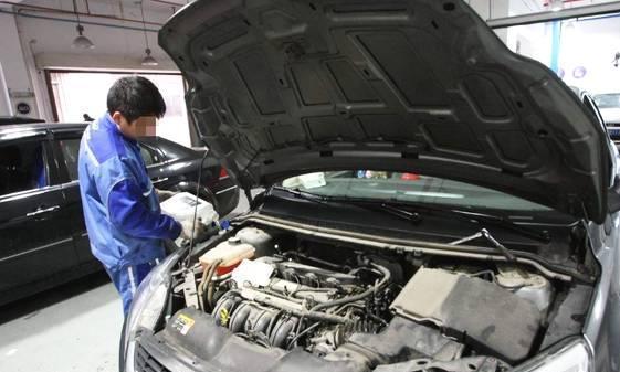 汽车保养换一下机油就行了？别犯傻，这4个零件也是要定期更换的