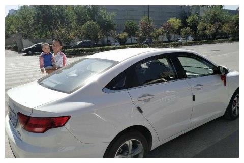 外观时尚开着出门面子足?帝豪GL车主用车4900公里口碑分享