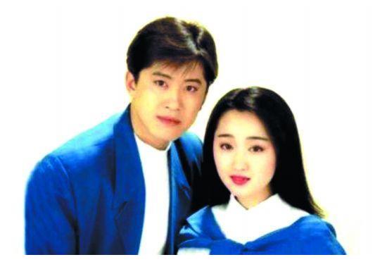 48岁的很低调的毛宁，隐藏这么多年老婆，原来比杨钰莹漂亮