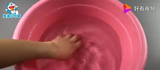 毛巾发硬有异味清洗时多加一步,多脏多旧的毛巾洗完跟新的一样