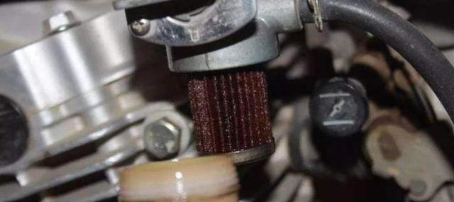 看起来是爱车的行为，但实际上最伤发动机，这3个行为习惯你有吗