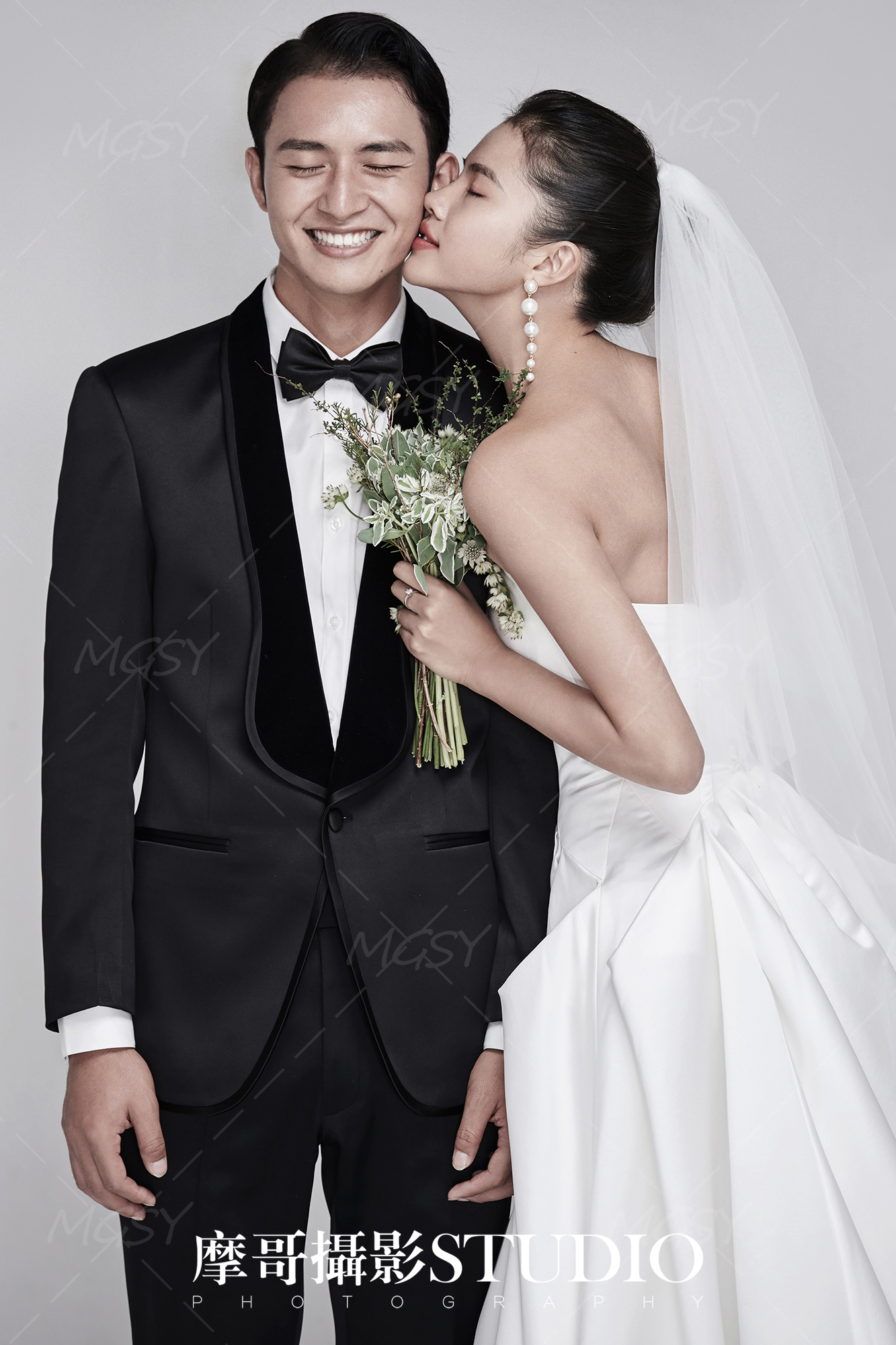 郑州婚纱摄影工作室哪家好,摩哥摄影给新人准备的婚纱摄影技巧