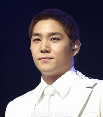 强仁宣布退出Super junior组合，其原因为曾两次酒驾惹出事端
