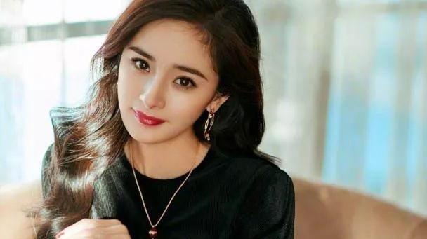 坐大腿+骑脖子，与杨幂的恋情即将官宣?谢霆锋3个月前就已回应