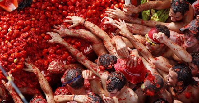 ����������ȡ����գ�����ҳ˽�����桱������裬��Ů�����۾ʹ���