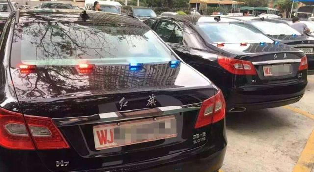 各个国家豪华警车秀!日本用GTR,迪拜用超跑