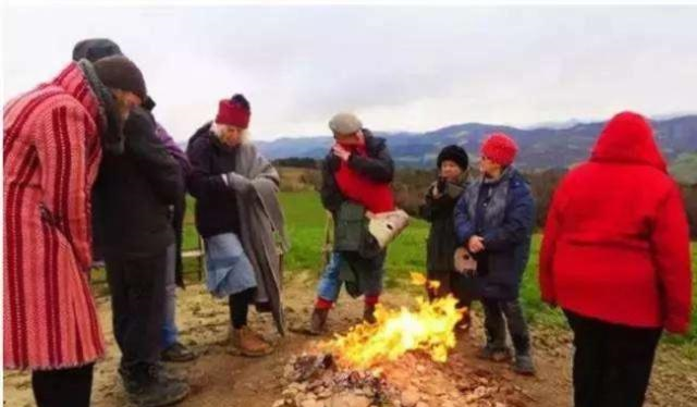 世界上最小的火山，淪落為“自助燒烤”勝地，只因“身高”一米二