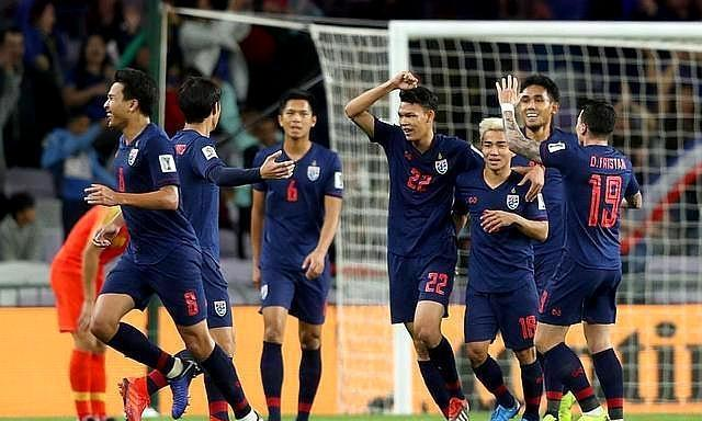 国足多名新援上演国家队首秀,泰国队阵容相比