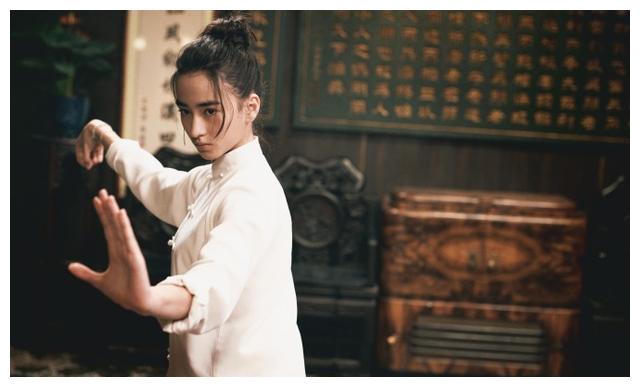 看完《叶问4》我被这位16岁女演员吸引了