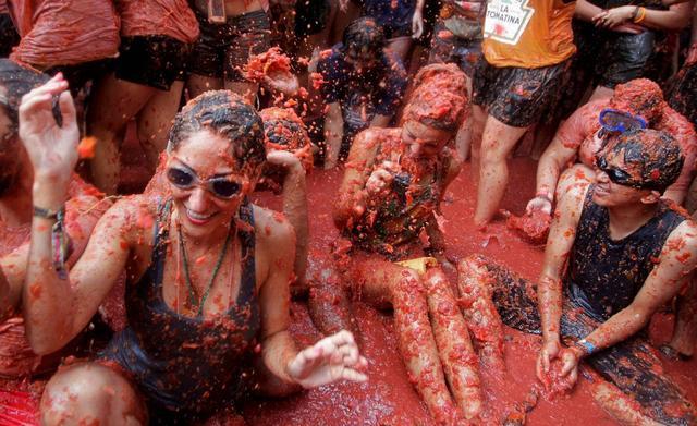 ����������ȡ����գ�����ҳ˽�����桱������裬��Ů�����۾ʹ���