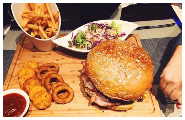 肯德基的汉堡, 麦当劳的汉堡和华莱士的汉堡, 区别在哪里?|麦当劳|汉堡