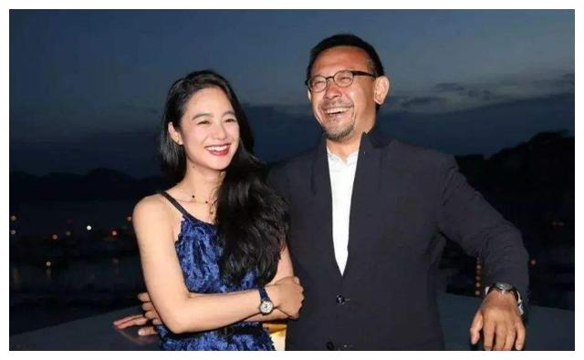 23岁签约王家卫，后嫁大15岁的著名导演，41岁宛如少女