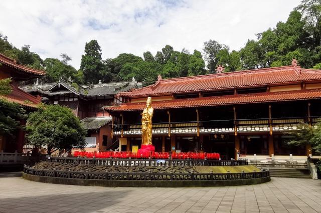 四川最"神秘"的寺庙,众多明星前来祈福,却位于道教圣地