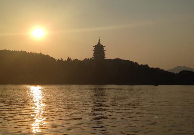 游遍杭州西湖所有景点要多少钱?游西湖必去哪些景点?