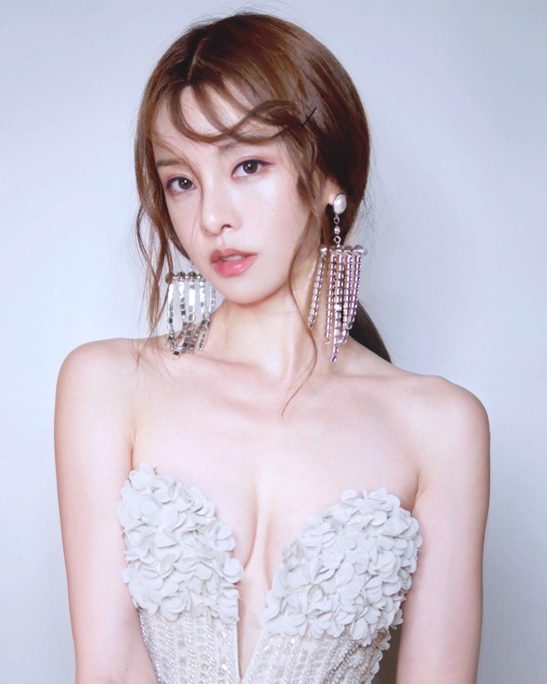 钢琴家李元玲是位健身达人,完美身材和超高颜值展现极致东方美!