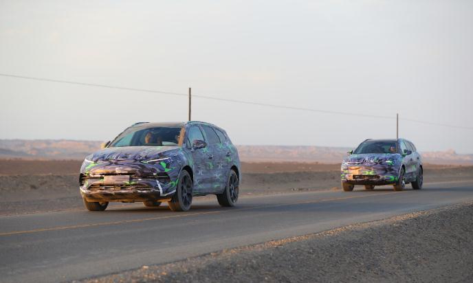 新车型定名全新腾势X内饰细节曝光配备超大中控屏幕