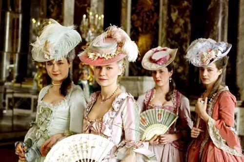 法国路易十六的王后被送上断头台,为何被处决