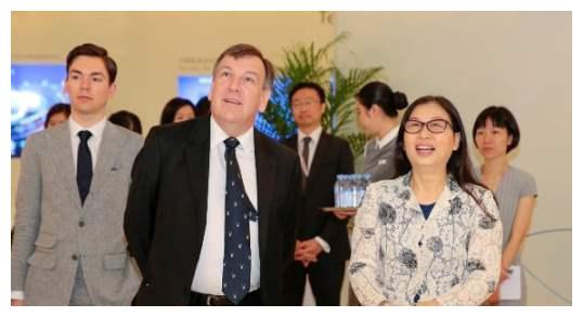 为什么孙亚芳曾是华为董事长，但所有人都觉得华为是任正非的？