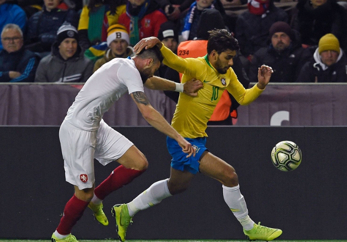 友谊赛捷报比分-菲尔米诺功劳明显 热苏斯双响