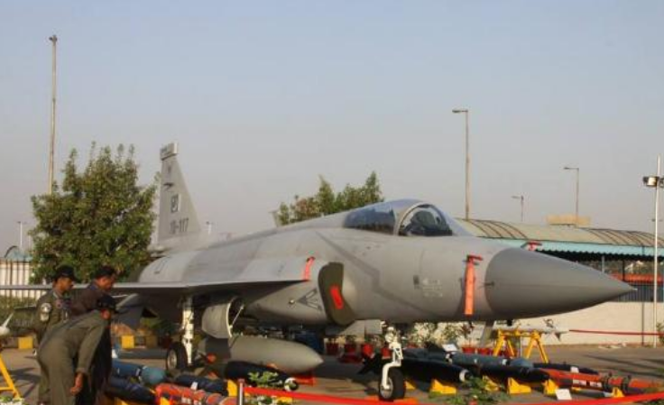 伊朗打算购买枭龙战机了,美国明确反对,巴基斯