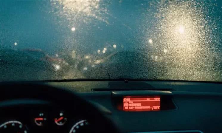 雨季来临，您的爱车若出现八大症状，二话不说赶紧“修”！