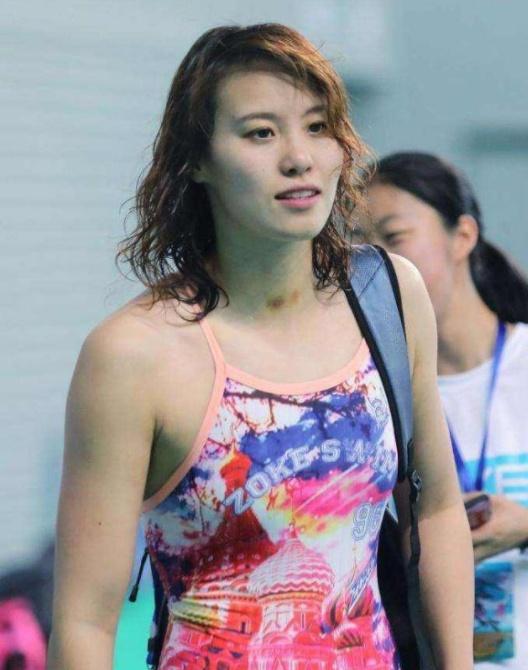 女游泳运动员图片