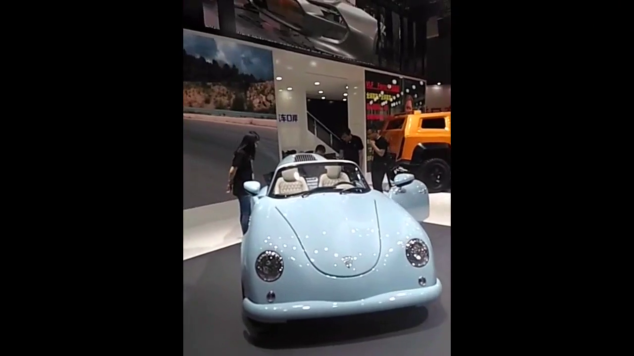 罕见！老款阿尔法罗密欧车展亮相