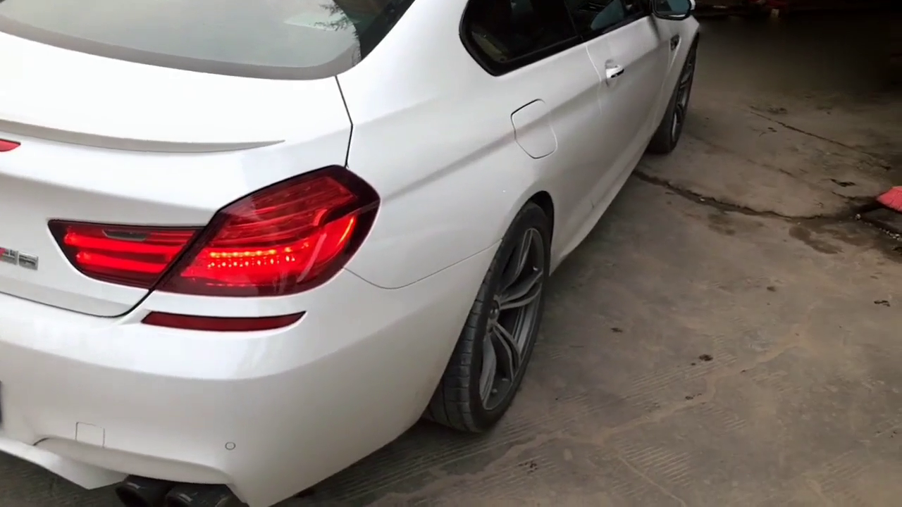 绅士跑车，宝马M6的咆哮声浪