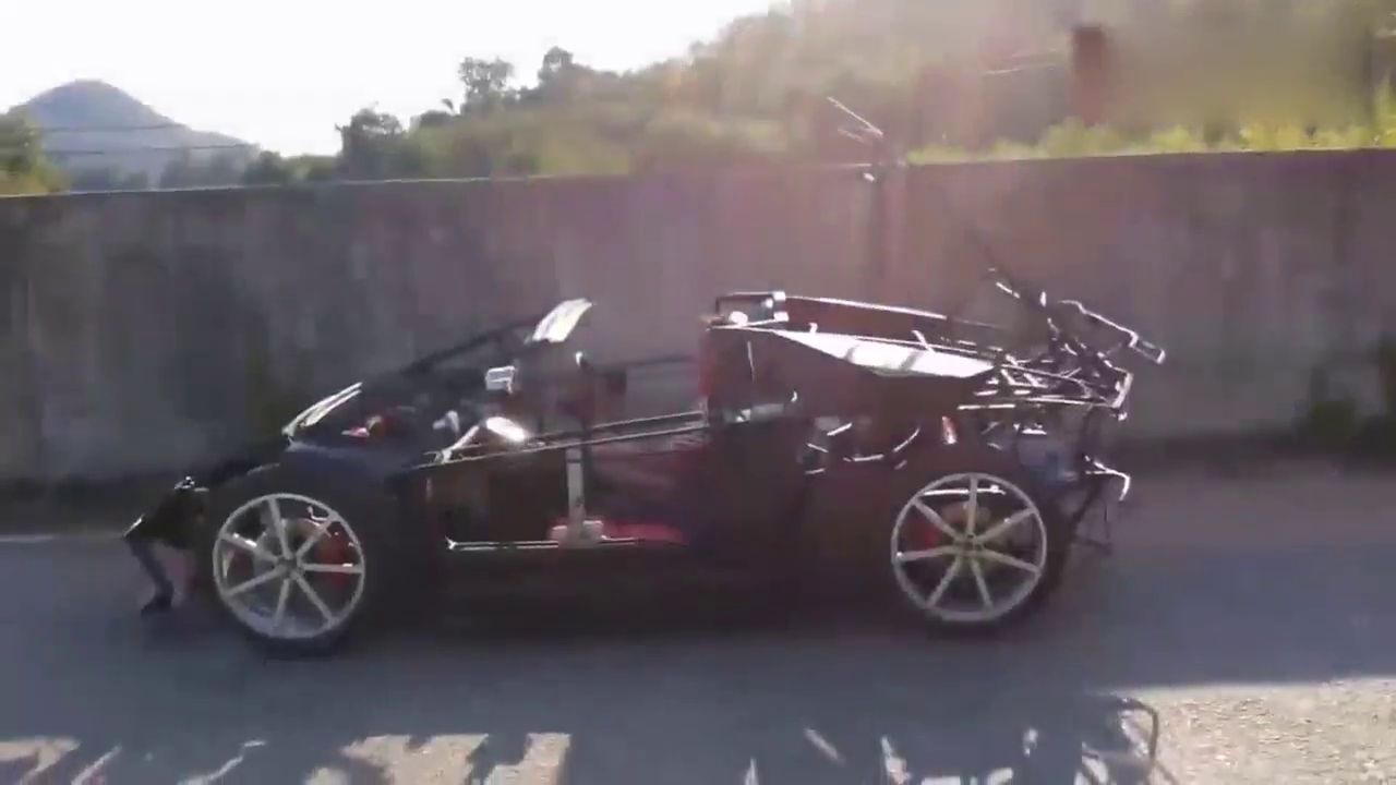 穷小伙打造“兰博基尼”跑车，马上有不少丈母娘向他招手