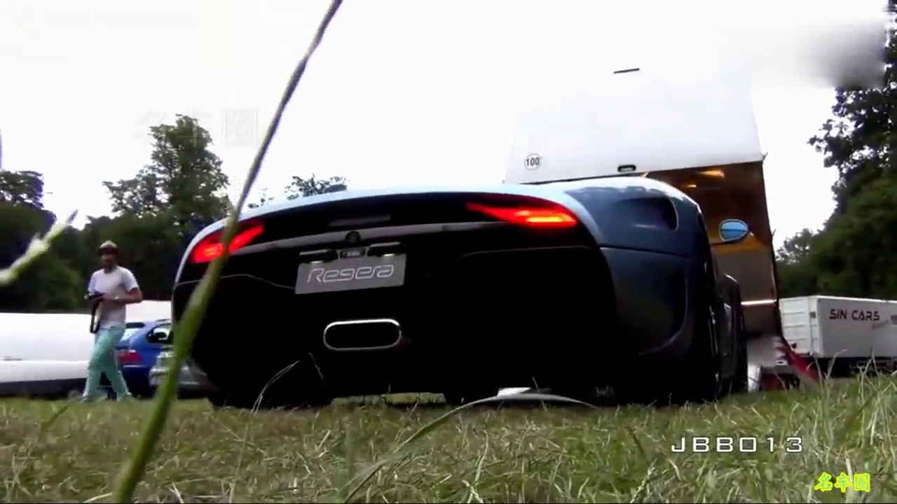 看了科尼塞克跑车的专业运输车，才知道这车为啥卖这么贵了