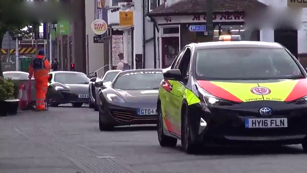 看了直流口水 街拍多款超级豪华跑车