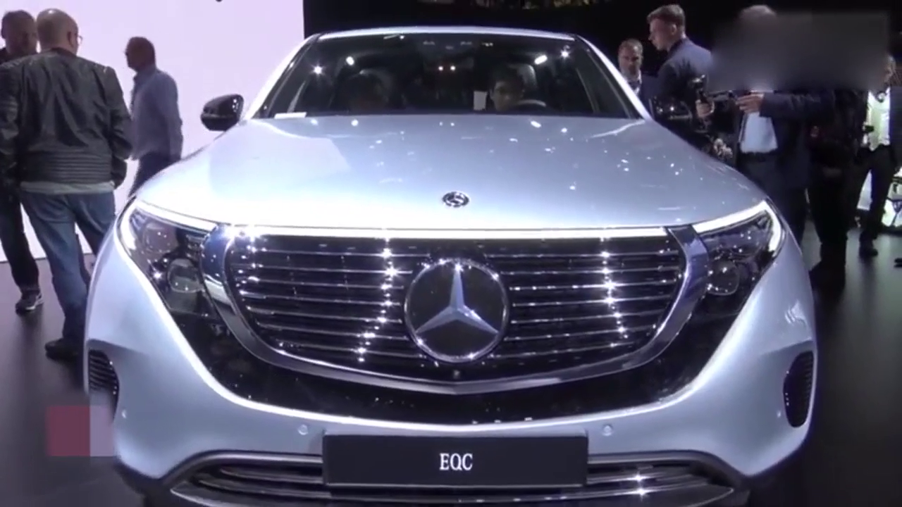 车展2019款奔驰EQC 400豪华SUV细节实拍，太好看了