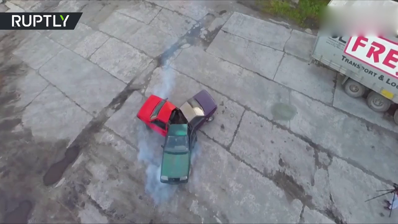 歪果仁真会玩儿 实拍“三头”改装车