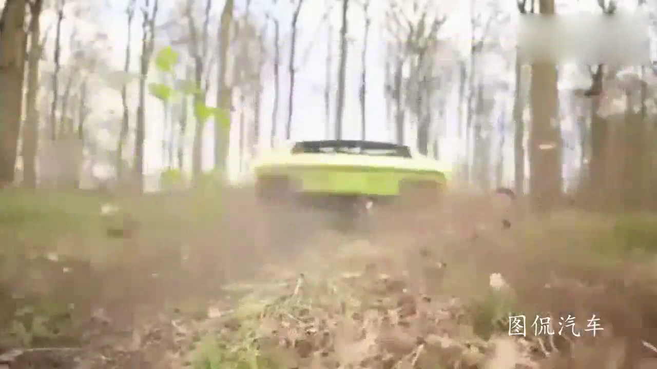 土豪开着1000多万的超级跑车竟然玩起了越野比赛太任性了！