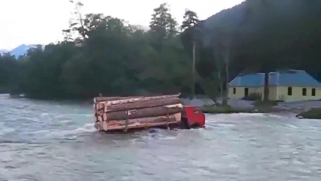 我只服这几位老司机，卡车驾驶技术了得！