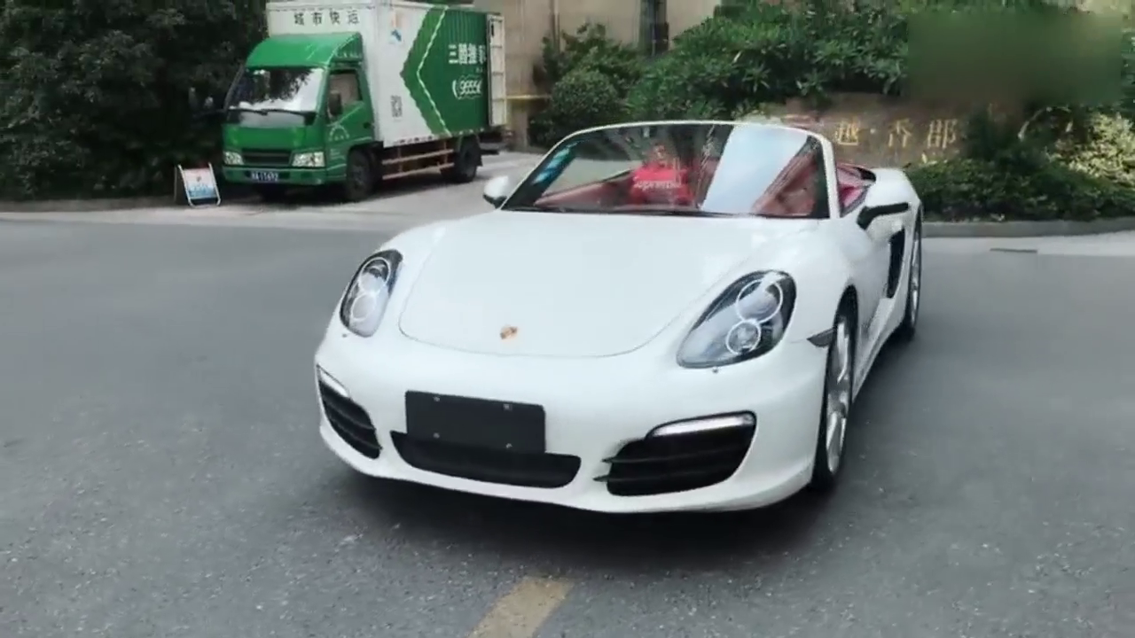 保时捷718，自带撩妹功能的小跑车