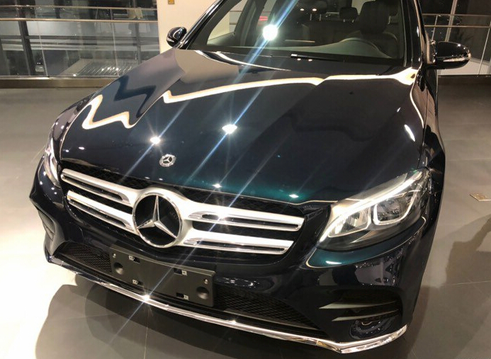 glc300l松石绿,奔驰glc松石绿 奔驰glc260l加长版到店实拍,罕见松石绿色车身,看起来十分特别