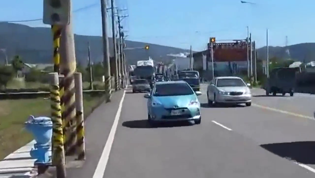 简直炫爆了 实拍涂装帅酷的卡车拉风