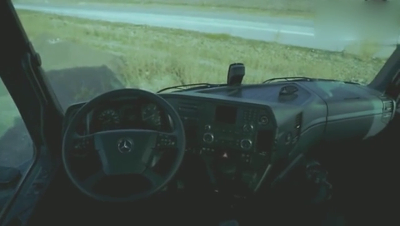 这卡车的人性化做的真好，啥时候国产车也这样设计