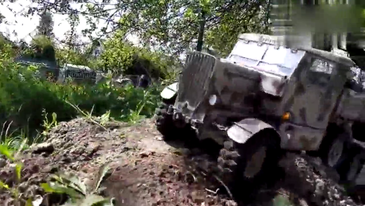 仿真卡车模型，六轮驱动，悬挂给力，性能好！