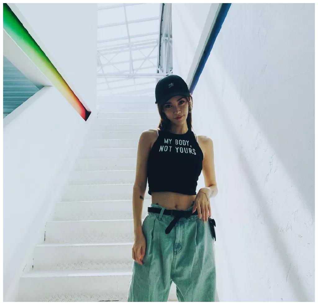 看完《新说唱》第一期,我觉得这些颜值爆表的女rapper
