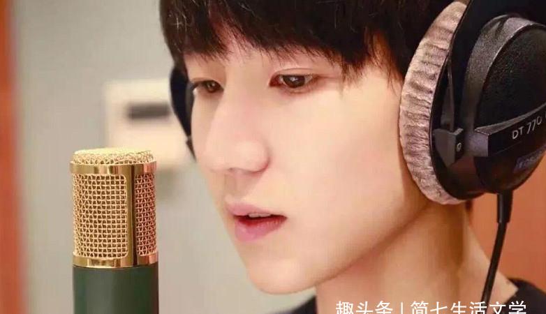 小学大侦探:王源的痘和小学教育出镜,何炅蹭表扬信,素人抢戏五龙苍溪明星图片
