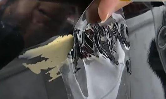 280万买迈巴赫，准备贴车衣却被车店阻止，检测后车主发现赚大了