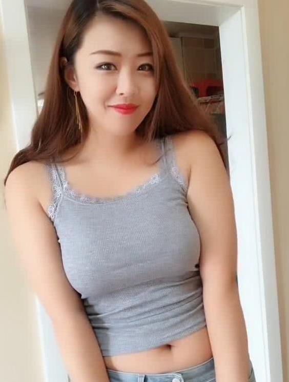 辣妈这丰腴的身材,只能用胖来形容!