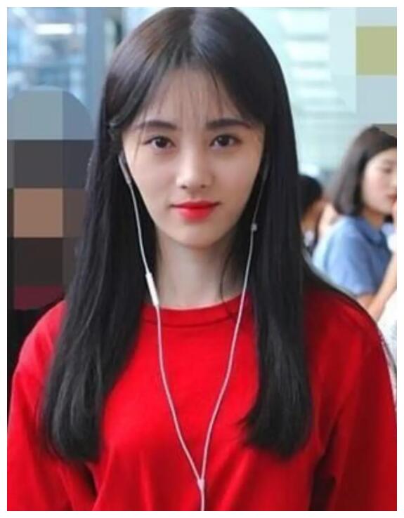 犹如换头的鞠婧祎5年来从丑小鸭变小仙女仅仅是靠造型跟妆容