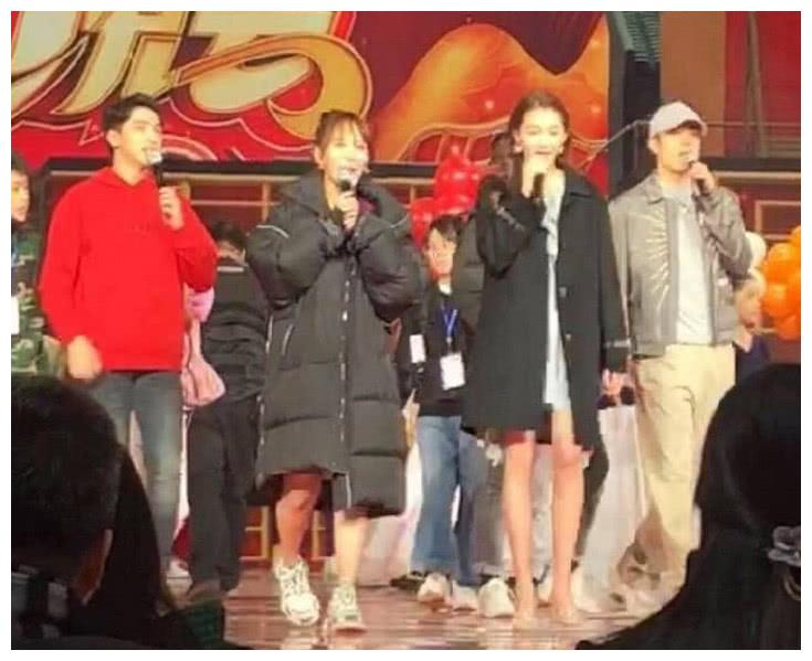 看到杨紫和关晓彤同框后,终于明白啥叫一胖毁