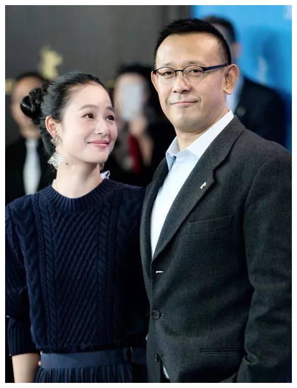 23岁签约王家卫，后嫁大15岁的著名导演，41岁宛如少女